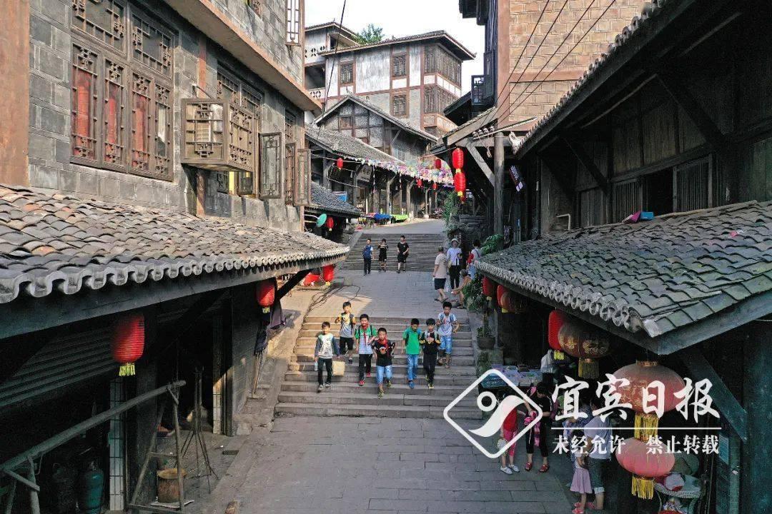 东方雨虹：李卫国及其一致行动人累计质押公司股份约3.13亿股